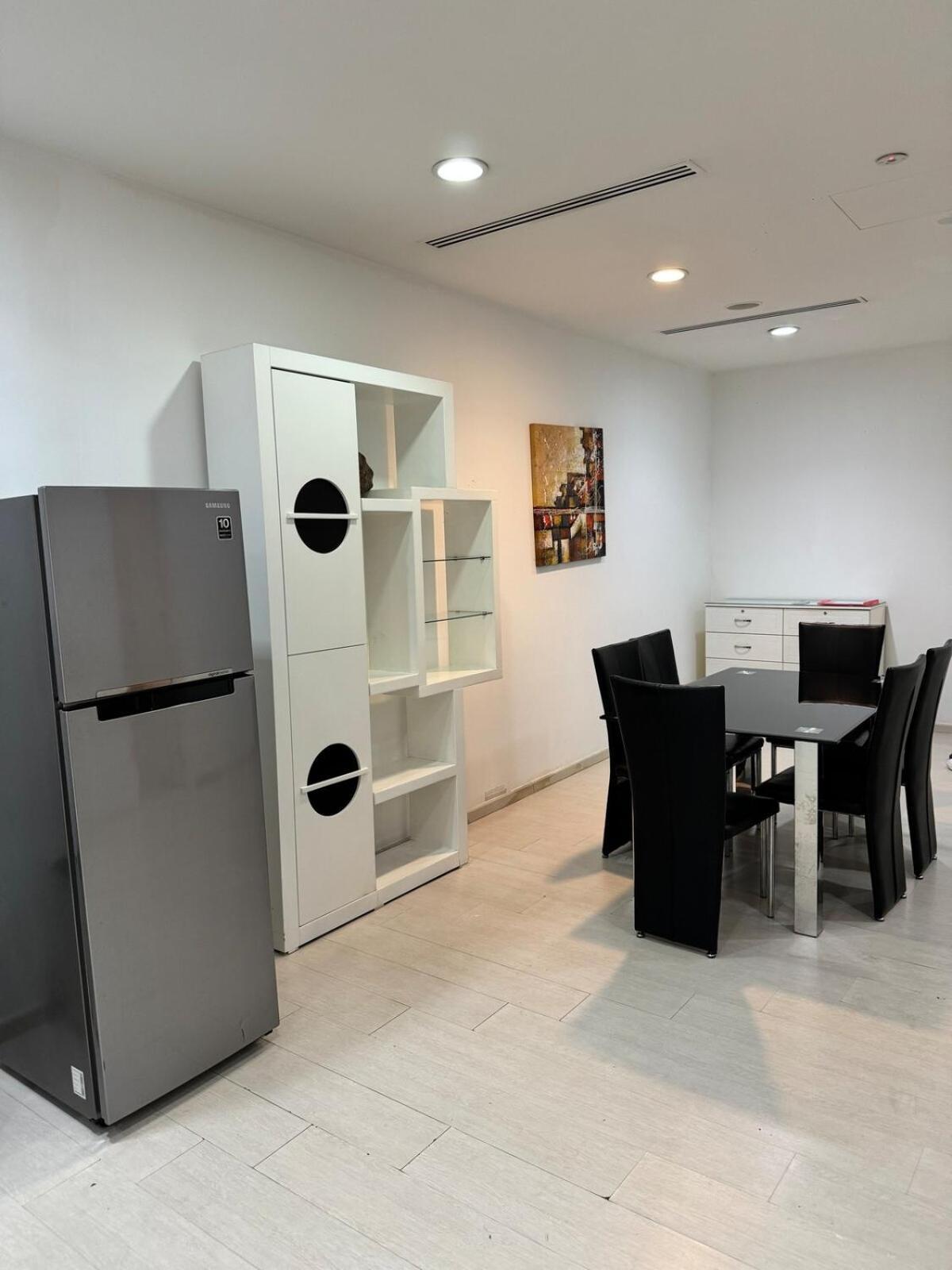 Great Value Center Unit Apartment *